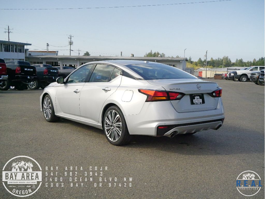 2023 Nissan Altima 2.5 SL photo 2