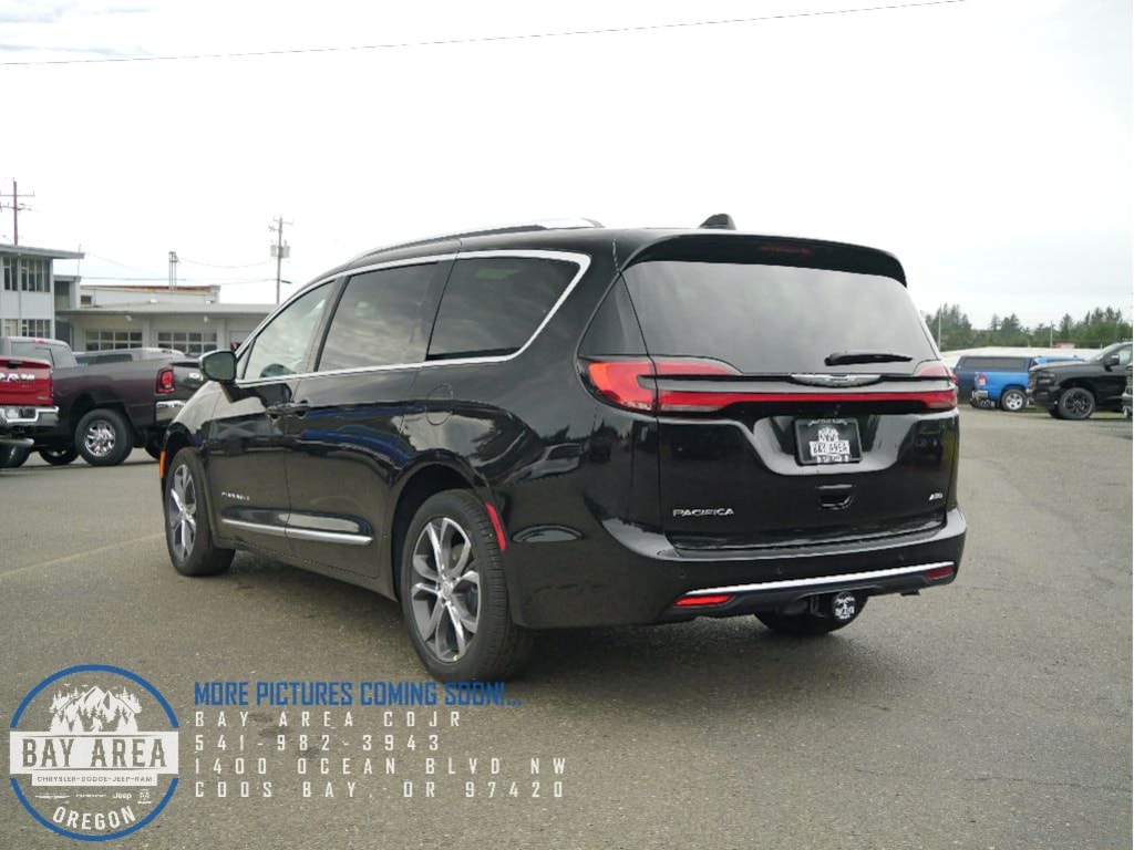 New 2026 Chrysler Pacifica PINNACLE AWD Passenger Van