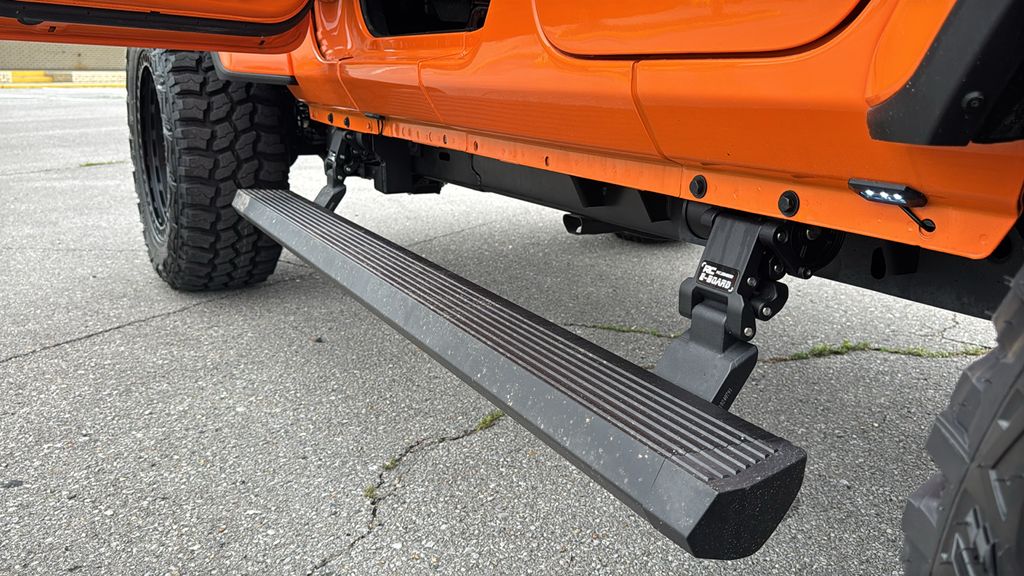 2025 Jeep Wrangler 4-Door Sahara - Photo 12