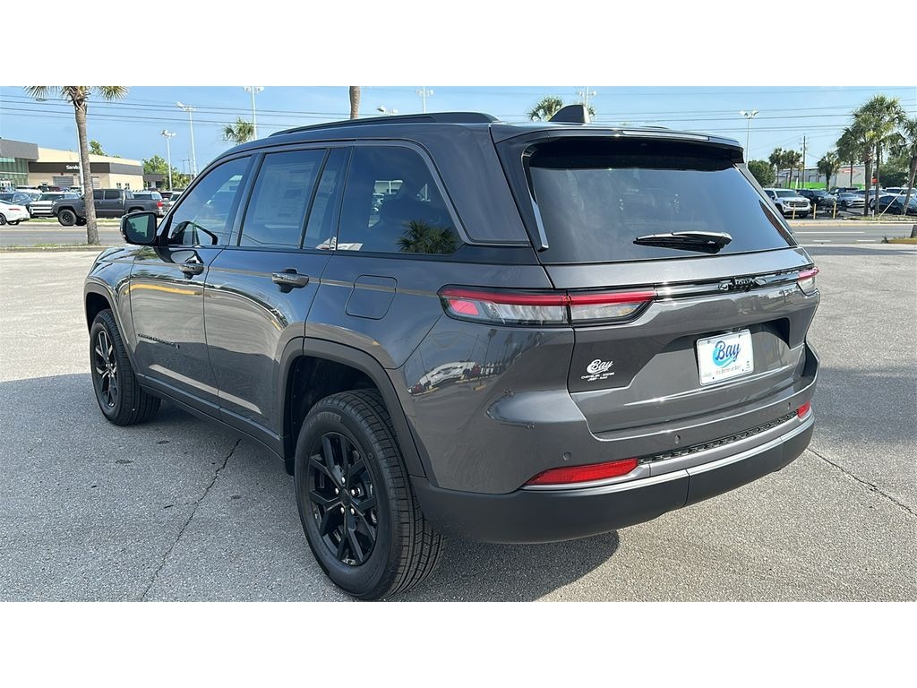 New 2026 Jeep Grand Cherokee Laredo Altitude Sport Utility
