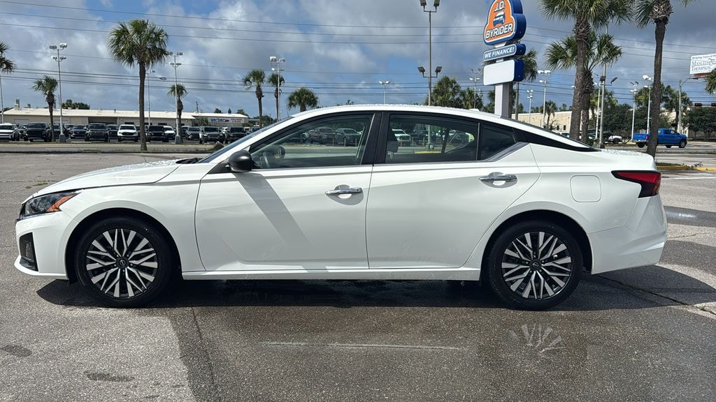 Used 2025 Nissan Altima SV Sedan