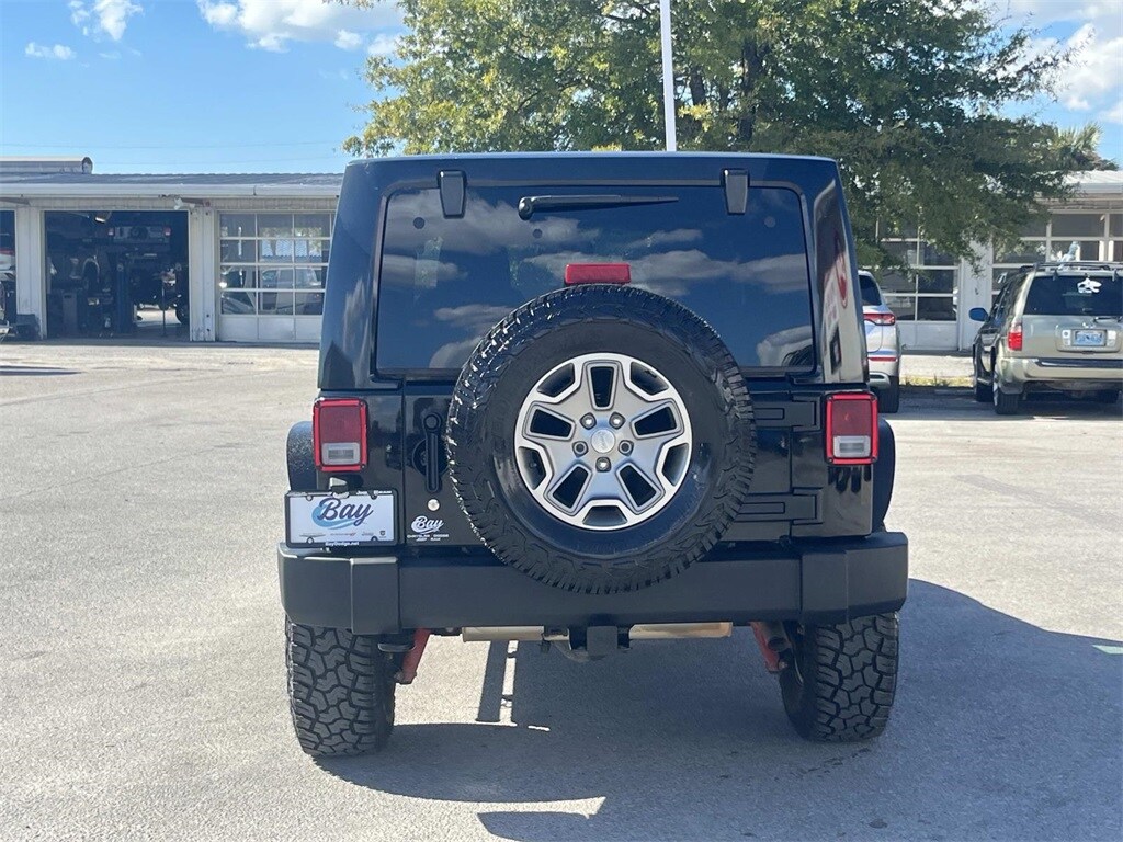 2014 Jeep Wrangler Unlimited Rubicon photo 4
