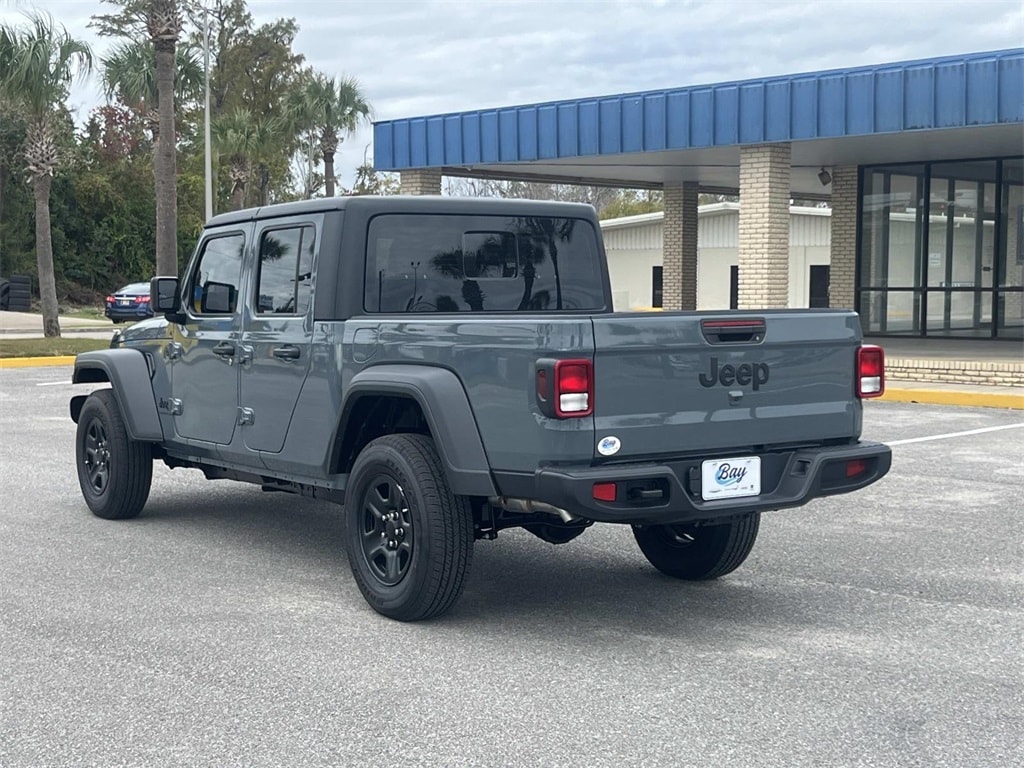 New 2025 Jeep Gladiator SPORT 4X4 Pickup