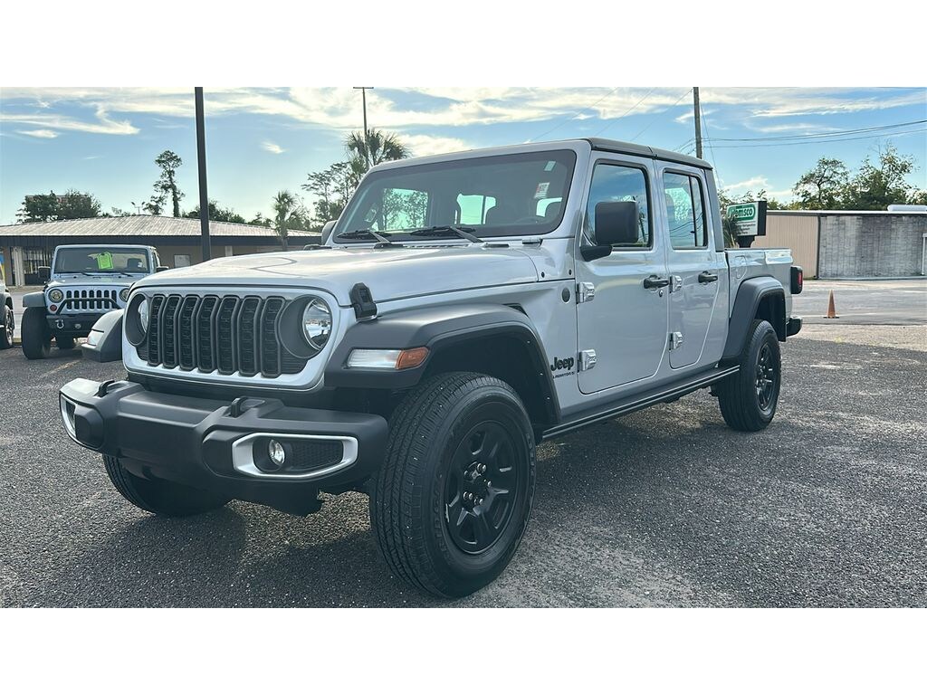 Used 2024 Jeep Gladiator Sport Crew Cab