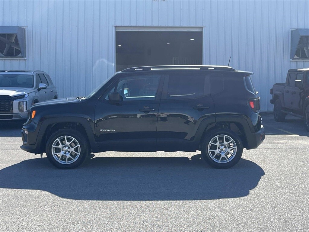 Used 2022 Jeep Renegade Latitude SUV