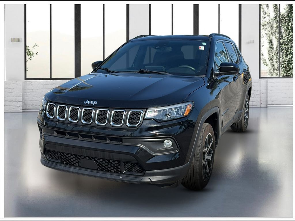 Used 2024 Jeep Compass Latitude SUV
