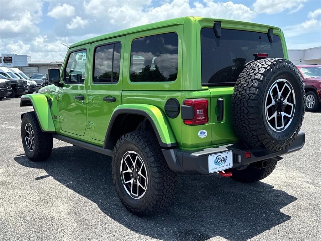 2025 Jeep Wrangler Rubicon photo 3