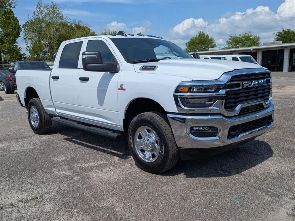 2025 Ram 2500 Tradesman photo 3