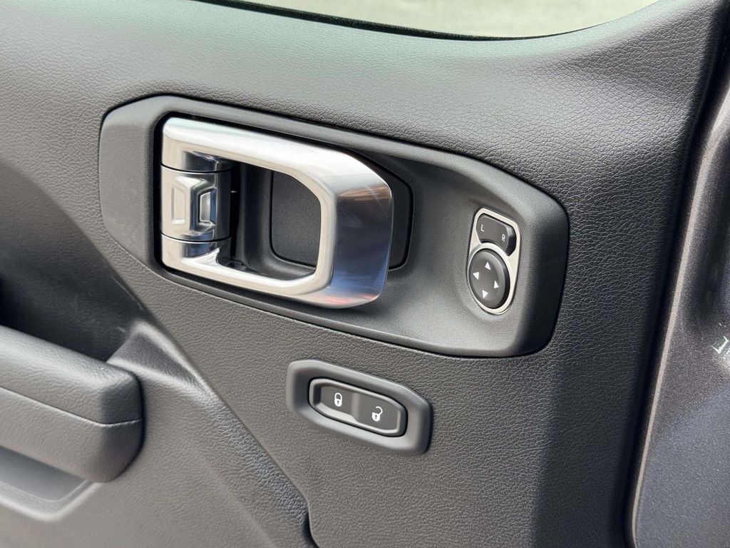 2026 Jeep Wrangler 2-Door Willys - Photo 12