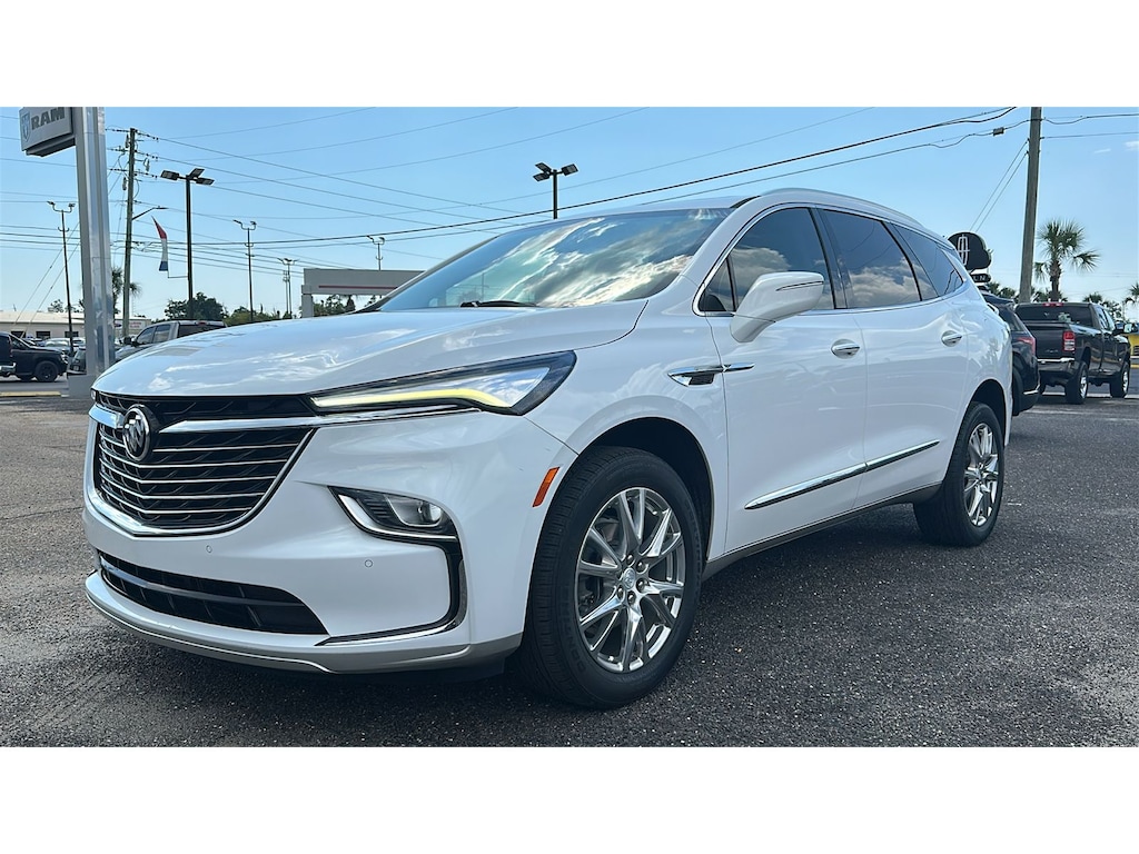Used 2022 Buick Enclave Essence Sport Utility