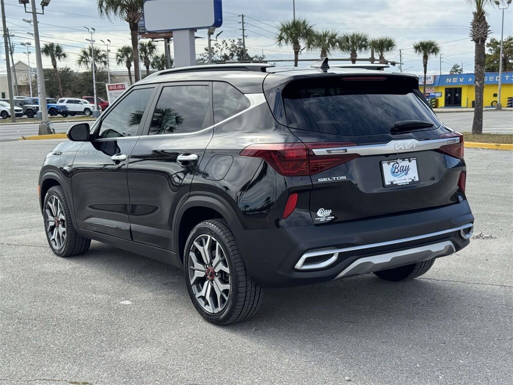 2022 Kia Seltos SX photo 3
