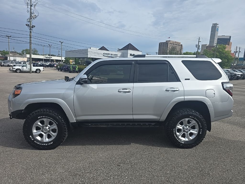 2021 Toyota 4Runner SR5 Premium - Photo 6