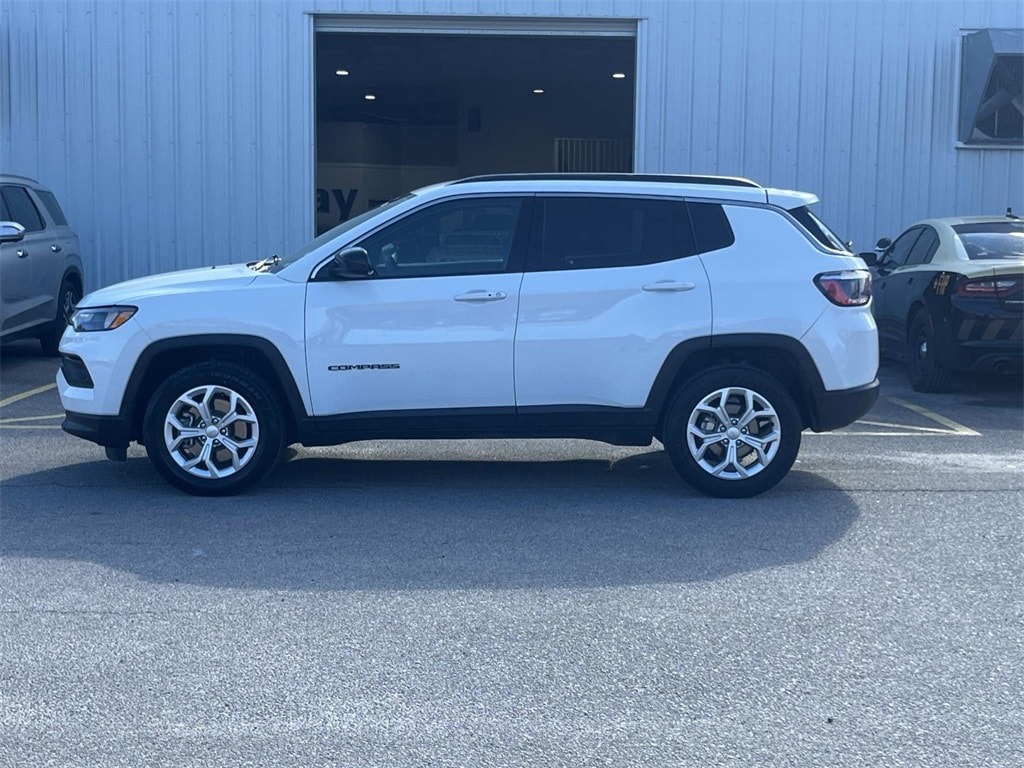 Used 2024 Jeep Compass Latitude SUV