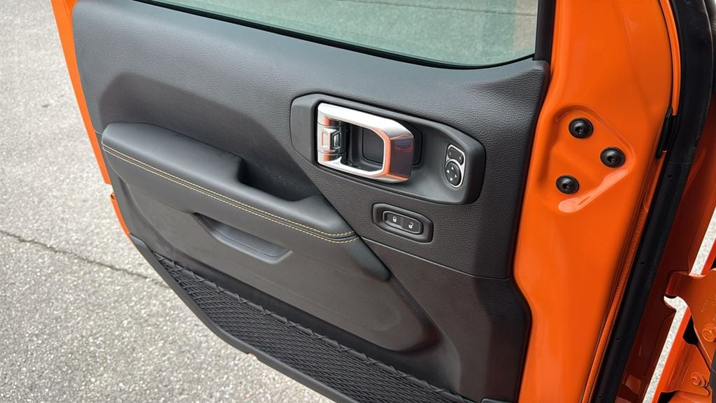 2025 Jeep Wrangler 4-Door Sahara - Photo 13