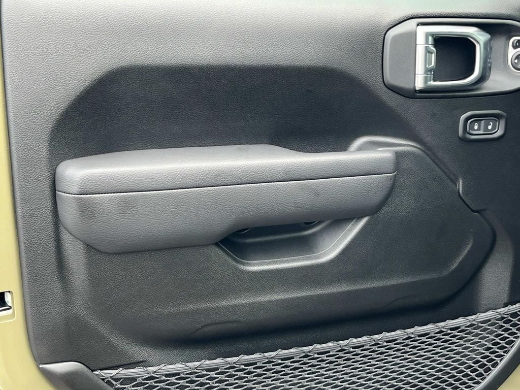 2025 Jeep Wrangler 4-Door Willys - Photo 12