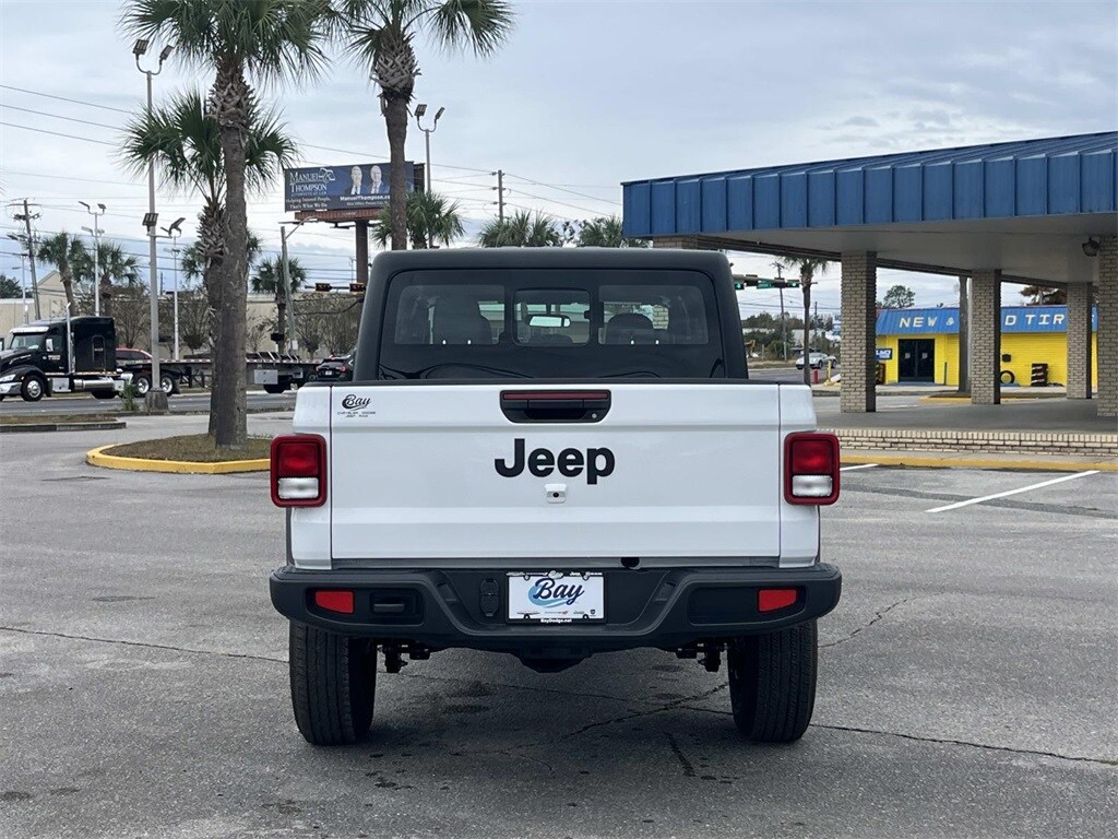 New 2026 Jeep Gladiator SPORT 4X4 Pickup