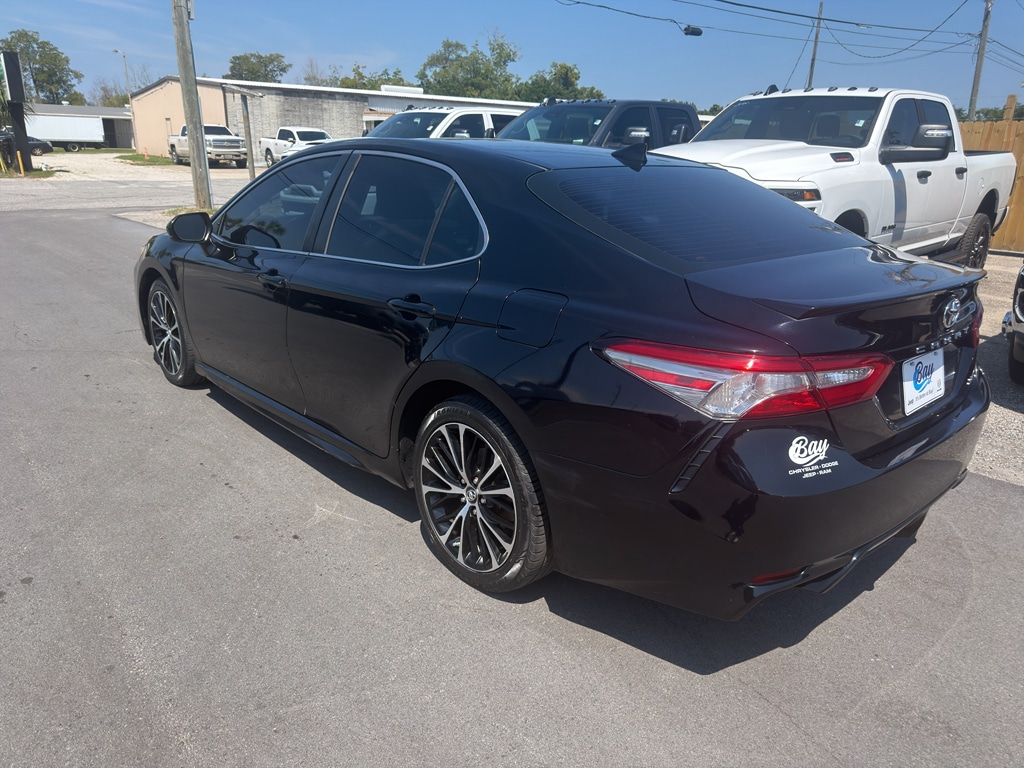 Used 2019 Toyota Camry SE Sedan