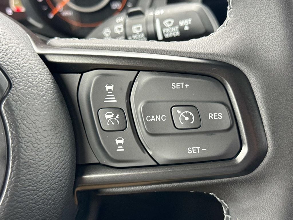 2025 Jeep Wrangler 4-Door Willys - Photo 30