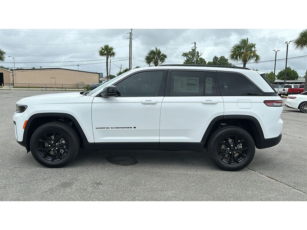 New 2026 Jeep Grand Cherokee Laredo Altitude Sport Utility