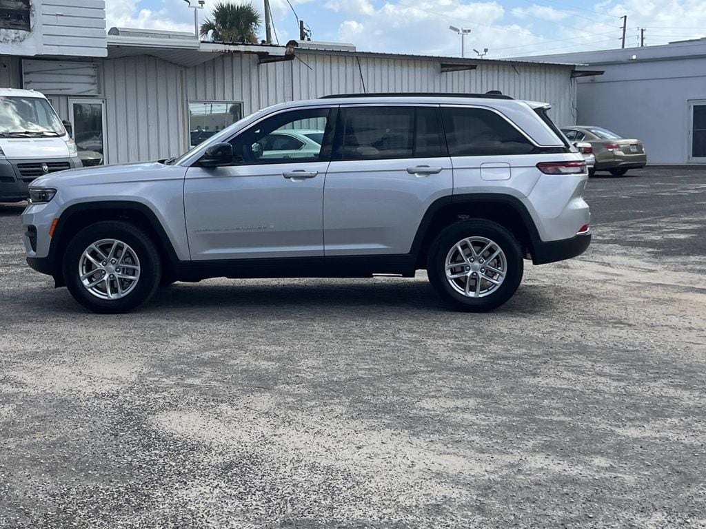 New 2025 Jeep Grand Cherokee LAREDO X 4X2 Sport Utility