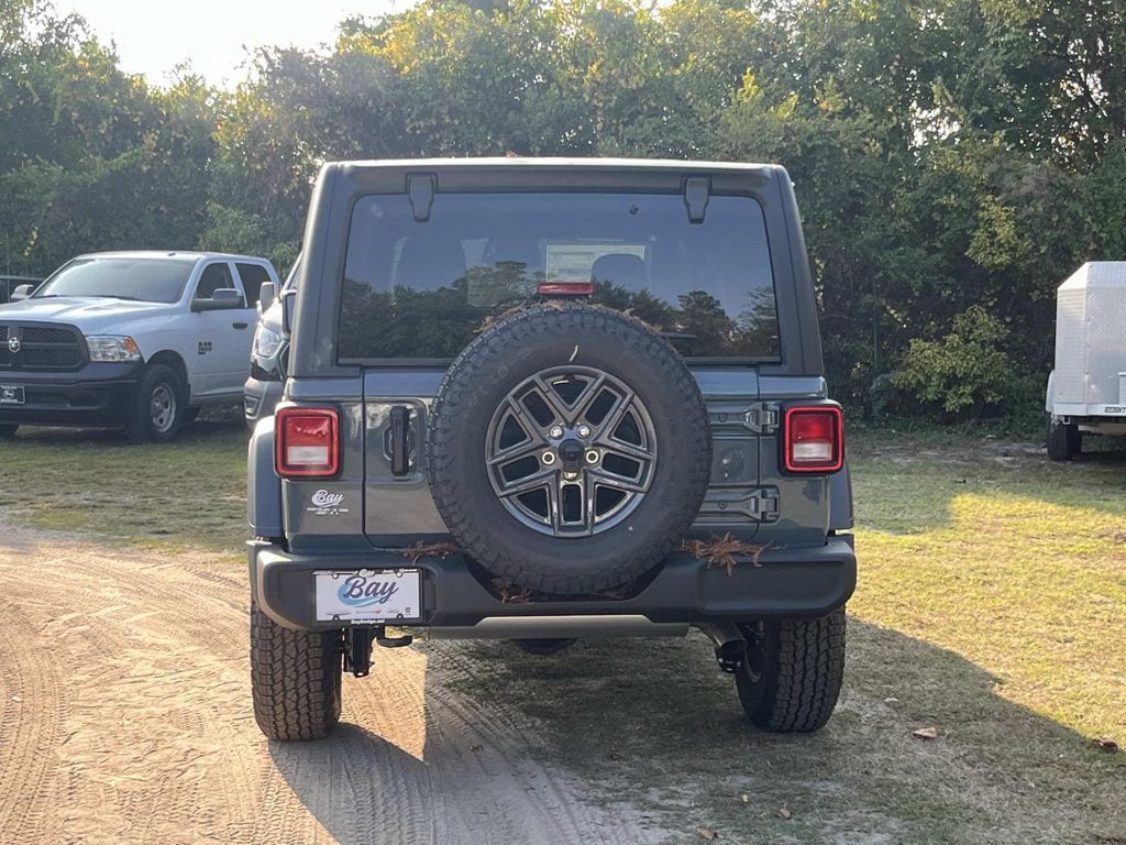New 2026 Jeep Wrangler 4-DOOR SPORT S Sport Utility