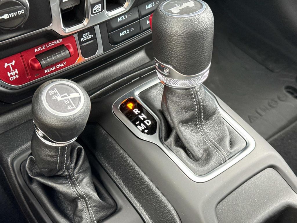 2025 Jeep Wrangler 4-Door Willys - Photo 25