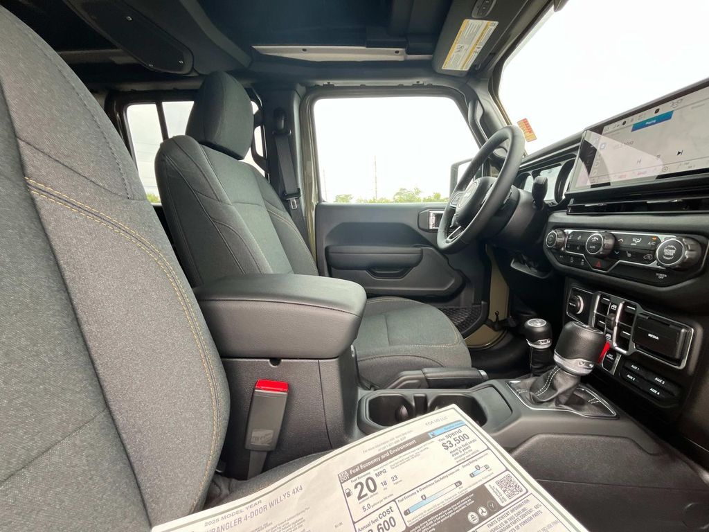 2025 Jeep Wrangler 4-Door Willys - Photo 20