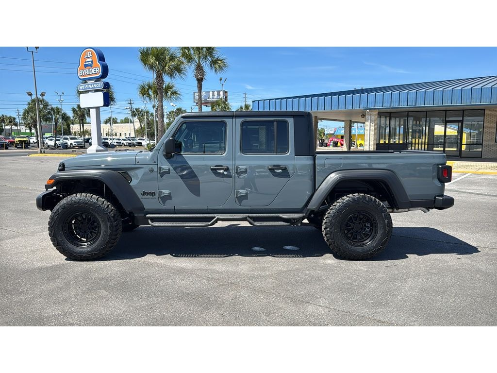 New 2026 Jeep Gladiator Sport Pickup