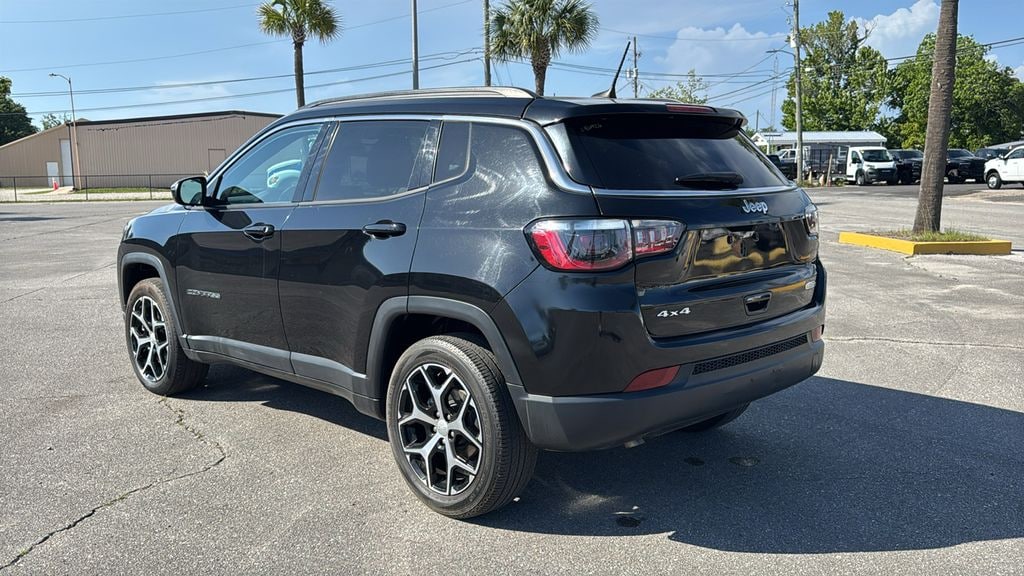 Used 2024 Jeep Compass Latitude SUV