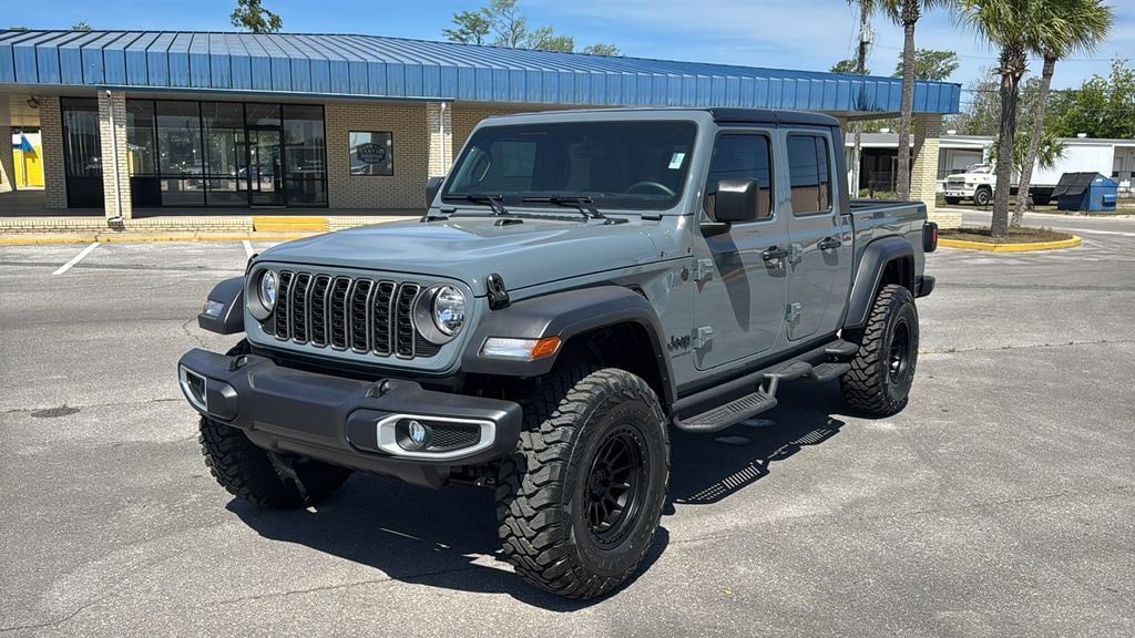 New 2026 Jeep Gladiator SPORT 4X4 Pickup