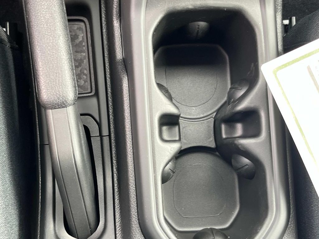 2025 Jeep Wrangler 4-Door Willys - Photo 22