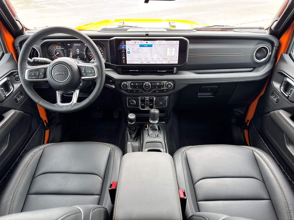 2025 Jeep Wrangler 4-Door Sahara - Photo 17