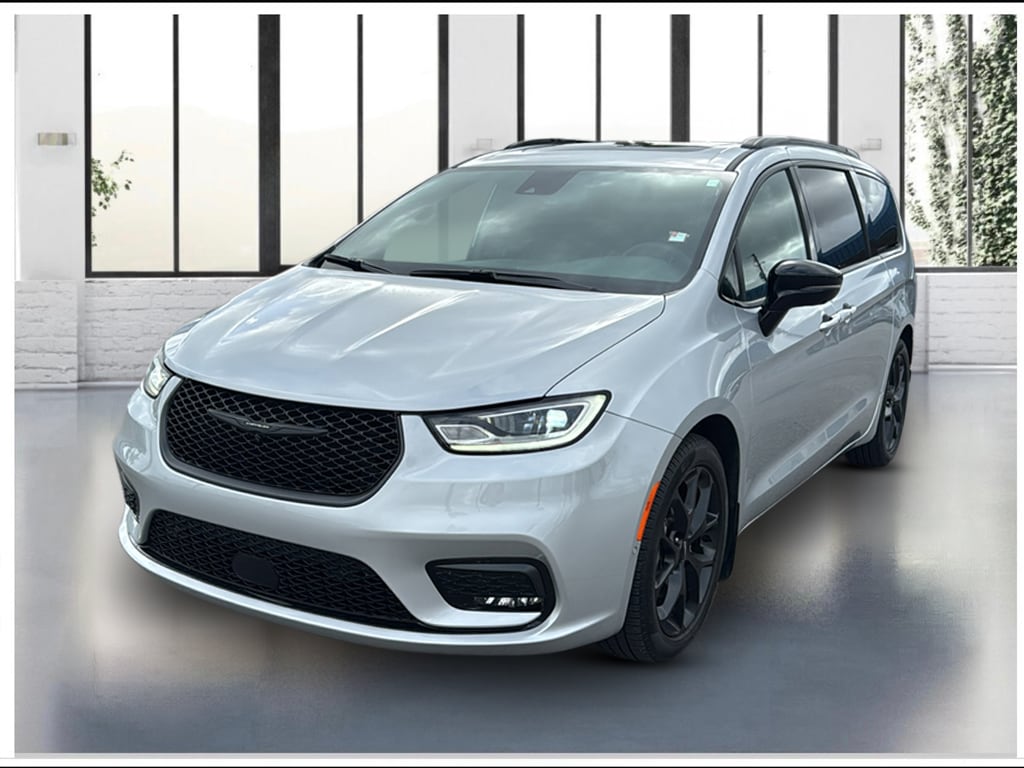 2023 Chrysler Pacifica Passenger Van 