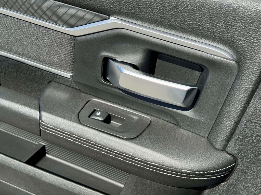 2026 RAM 2500 Big Horn - Photo 13