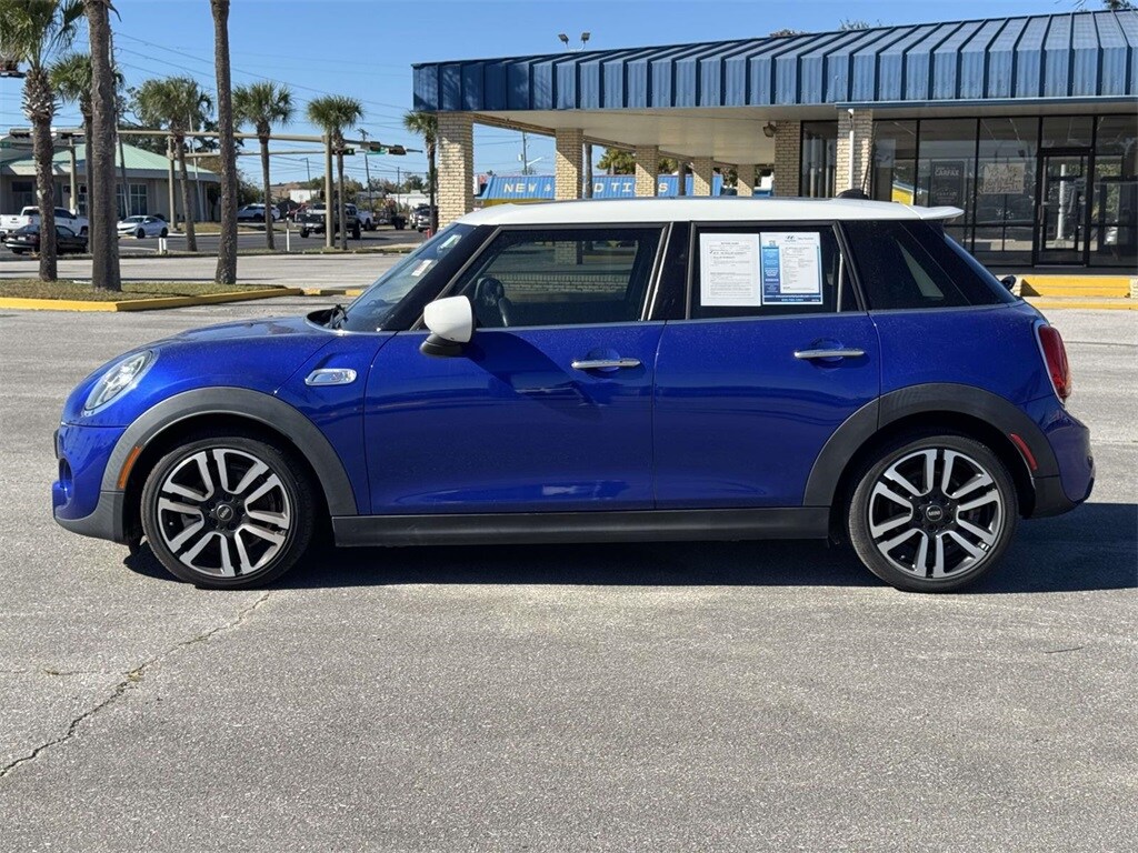 2021 Mini Cooper 4 Door Hardtop S photo 2