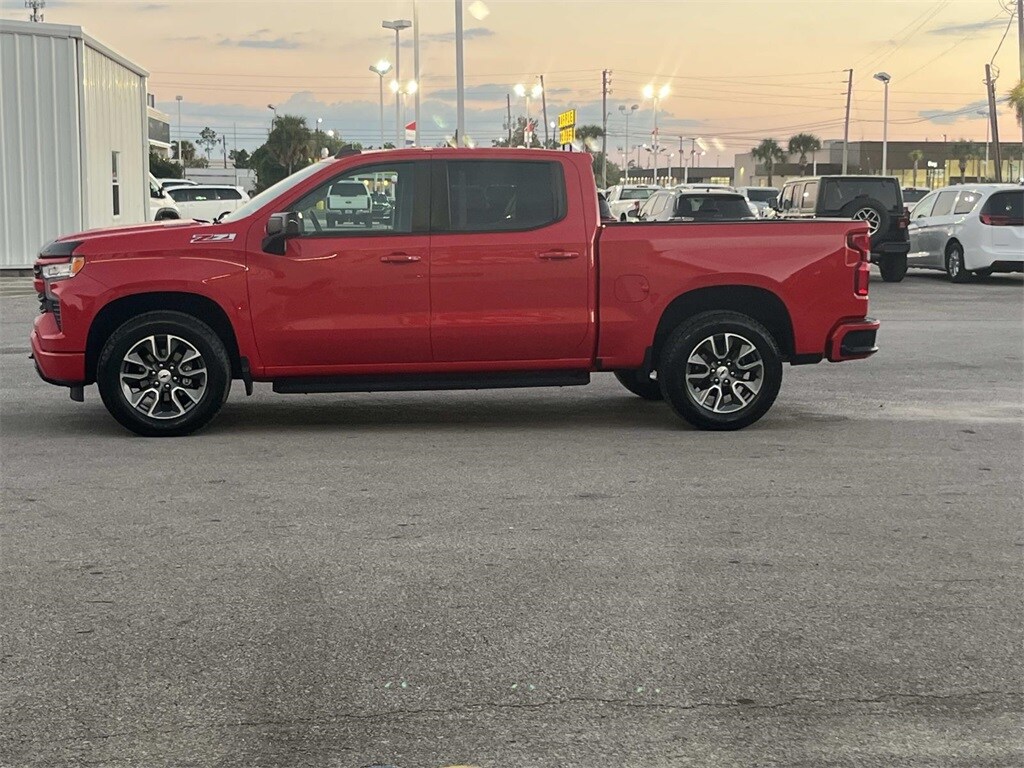2023 Chevrolet Silverado 1500 RST photo 2