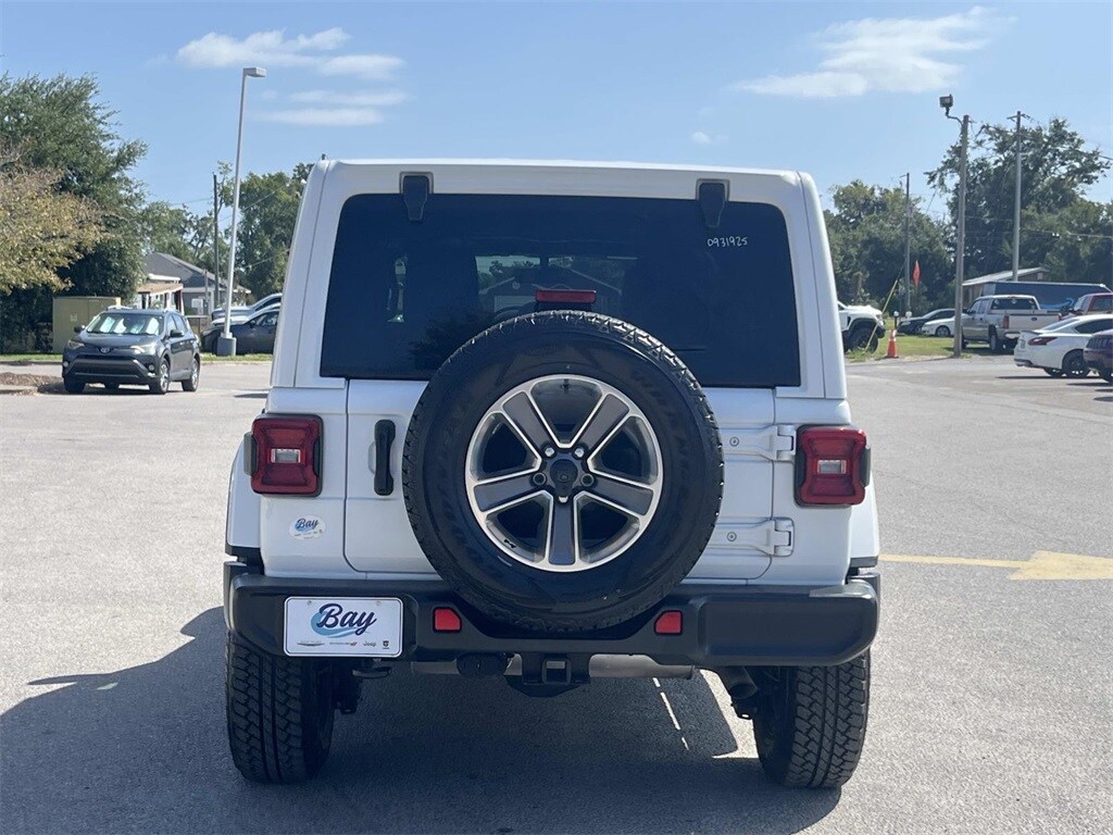 2022 Jeep Wrangler Unlimited Sahara photo 4