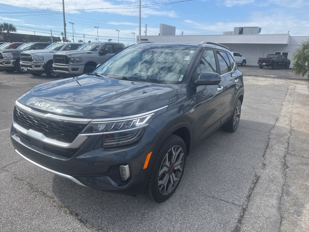 Used 2023 Kia Seltos SX SUV