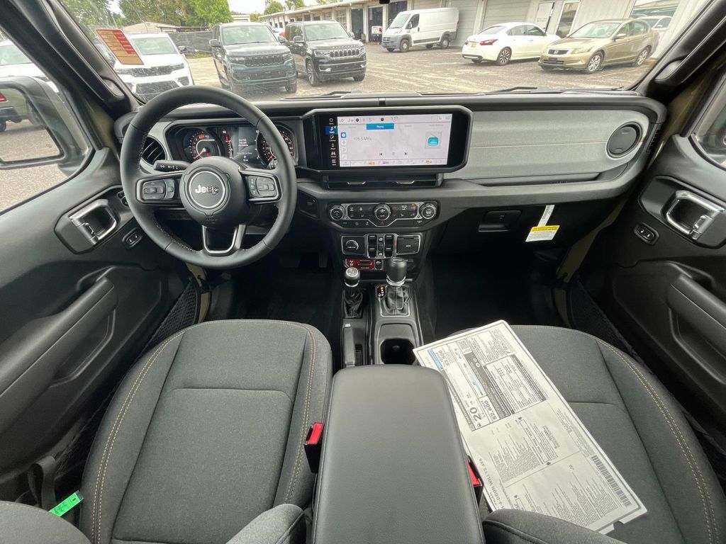 2025 Jeep Wrangler 4-Door Willys - Photo 19