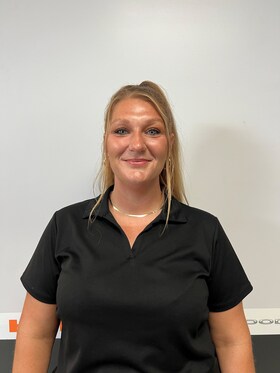 Staff member Sara Bunch from ID_9ead3cb2b93f