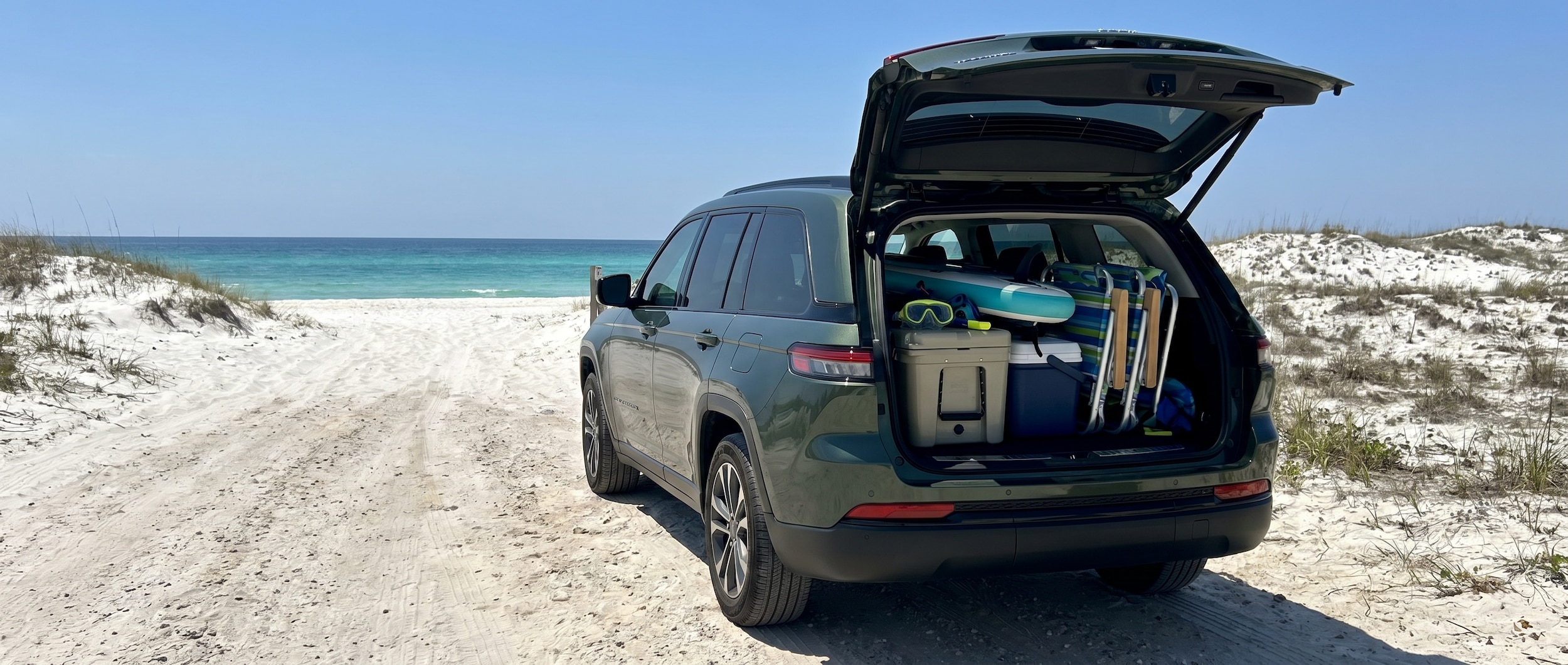Jeep Grand Cherokee with beach cargo storage solutions in Panama City, FL