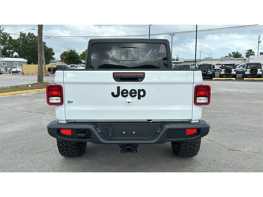 Used 2024 Jeep Gladiator Sport Crew Cab