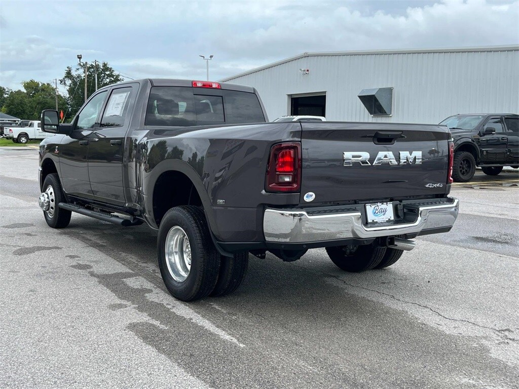 2025 Ram 3500 Tradesman photo 3