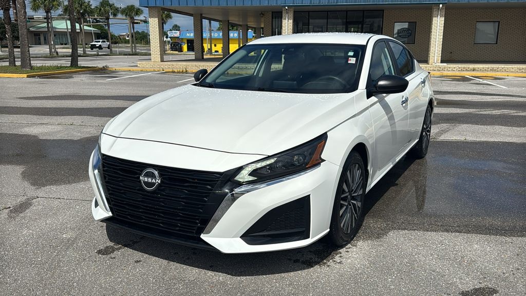 Used 2025 Nissan Altima SV Sedan