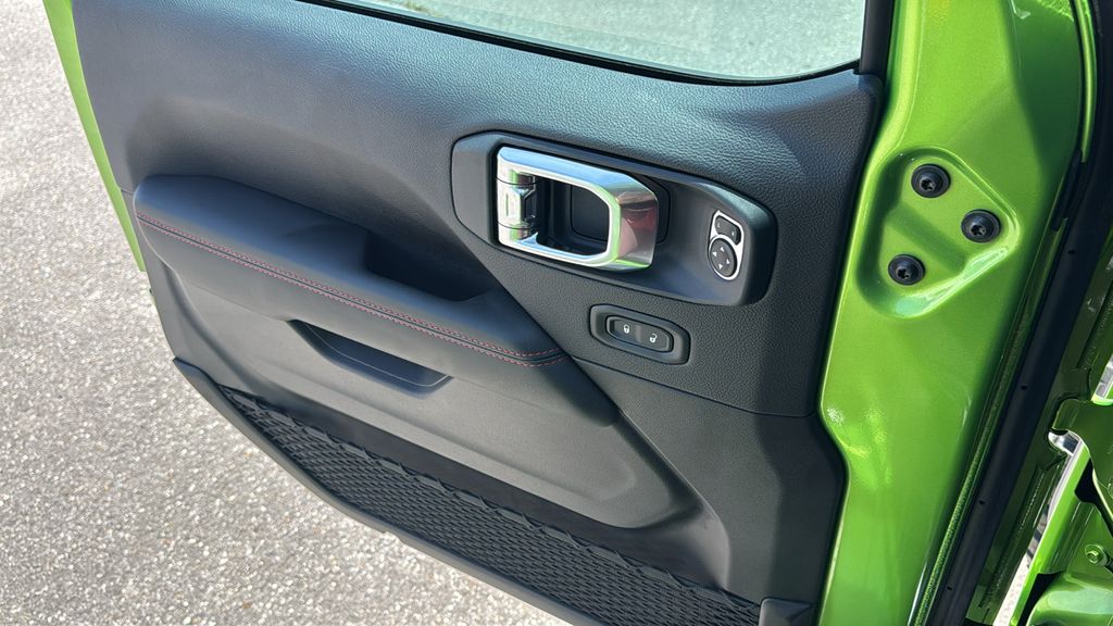 2025 Jeep Wrangler 4-Door Rubicon - Photo 11