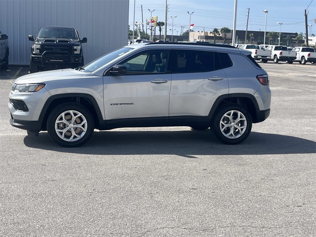 Used 2024 Jeep Compass Latitude SUV