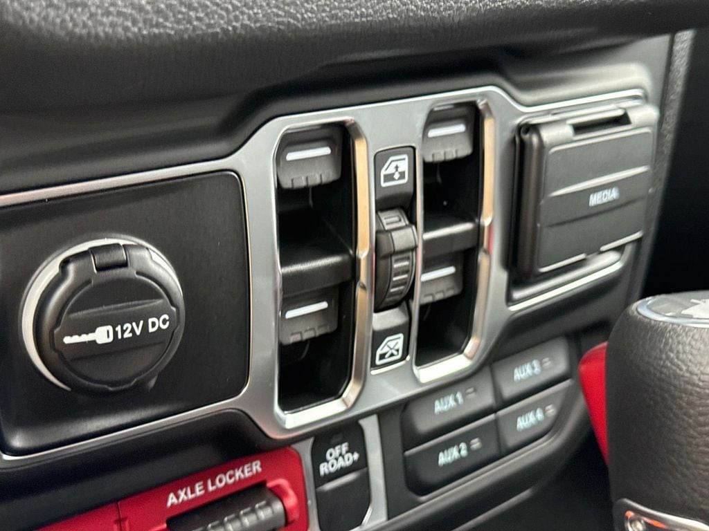 2025 Jeep Wrangler 4-Door Willys - Photo 26