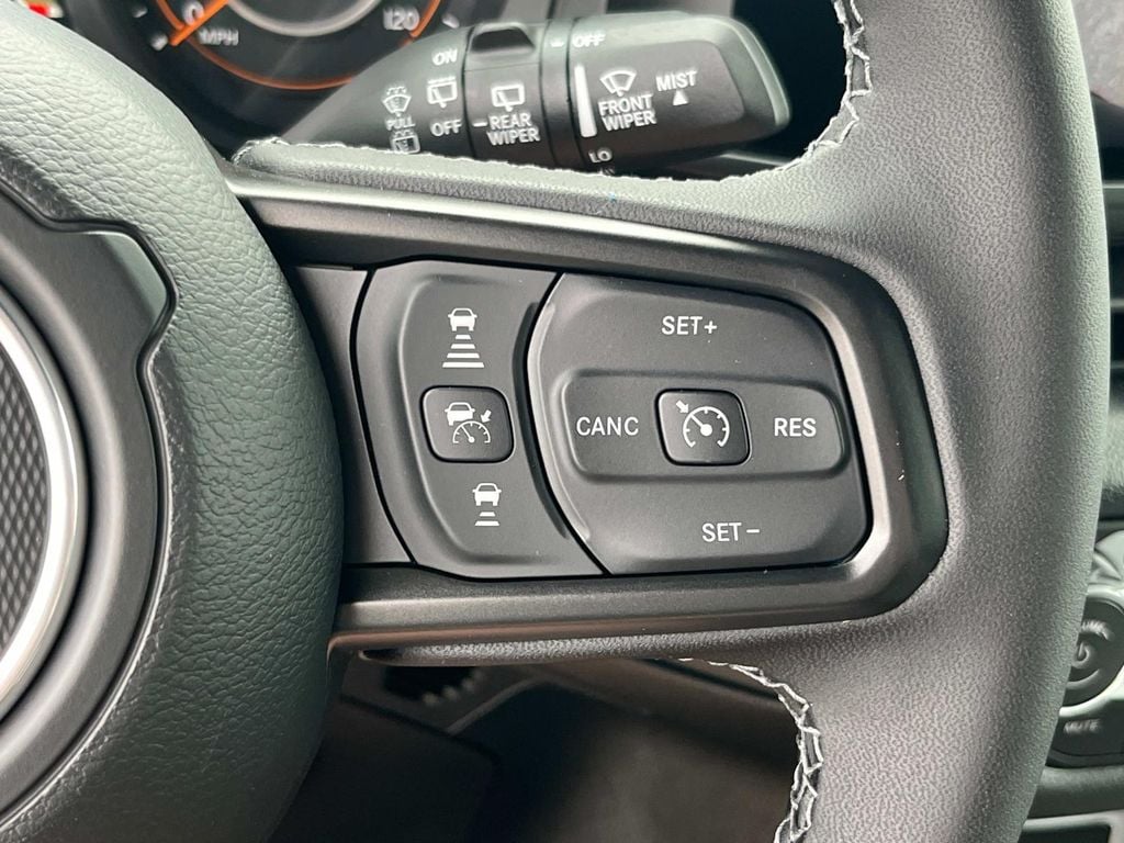 2025 Jeep Wrangler 4-Door Willys - Photo 28