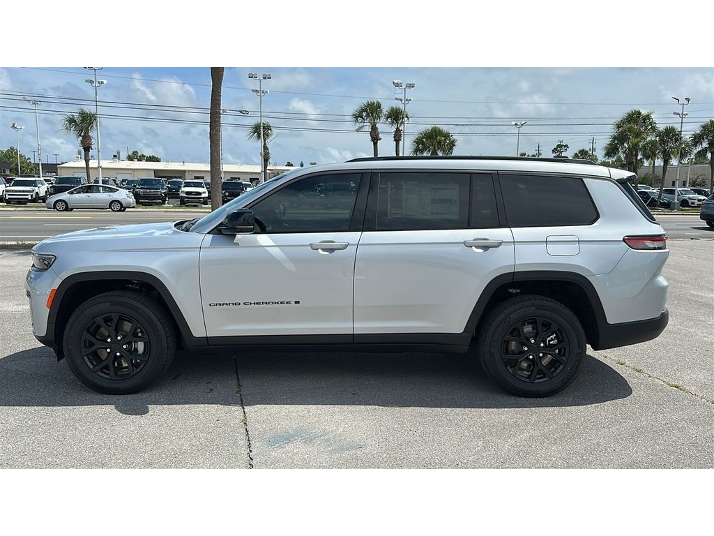 New 2026 Jeep Grand Cherokee L Laredo Altitude Sport Utility