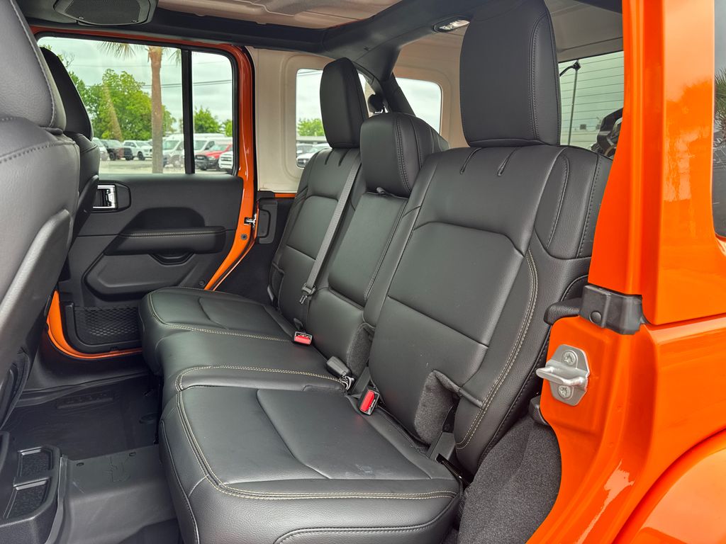 2025 Jeep Wrangler 4-Door Sahara - Photo 15